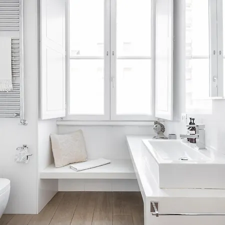 Majestade Nocleg ze śniadaniem 3*