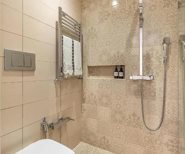 ベッド・アンド・ブレックファスト Majestade